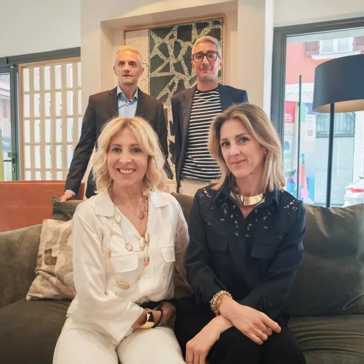 ebg_design's tweet image. With @barzaghisalotti @materia2.0 presenting the new collection Quinn #design @ervasbasilicogirardi #Milano #디자인 #밀라노 #sofa