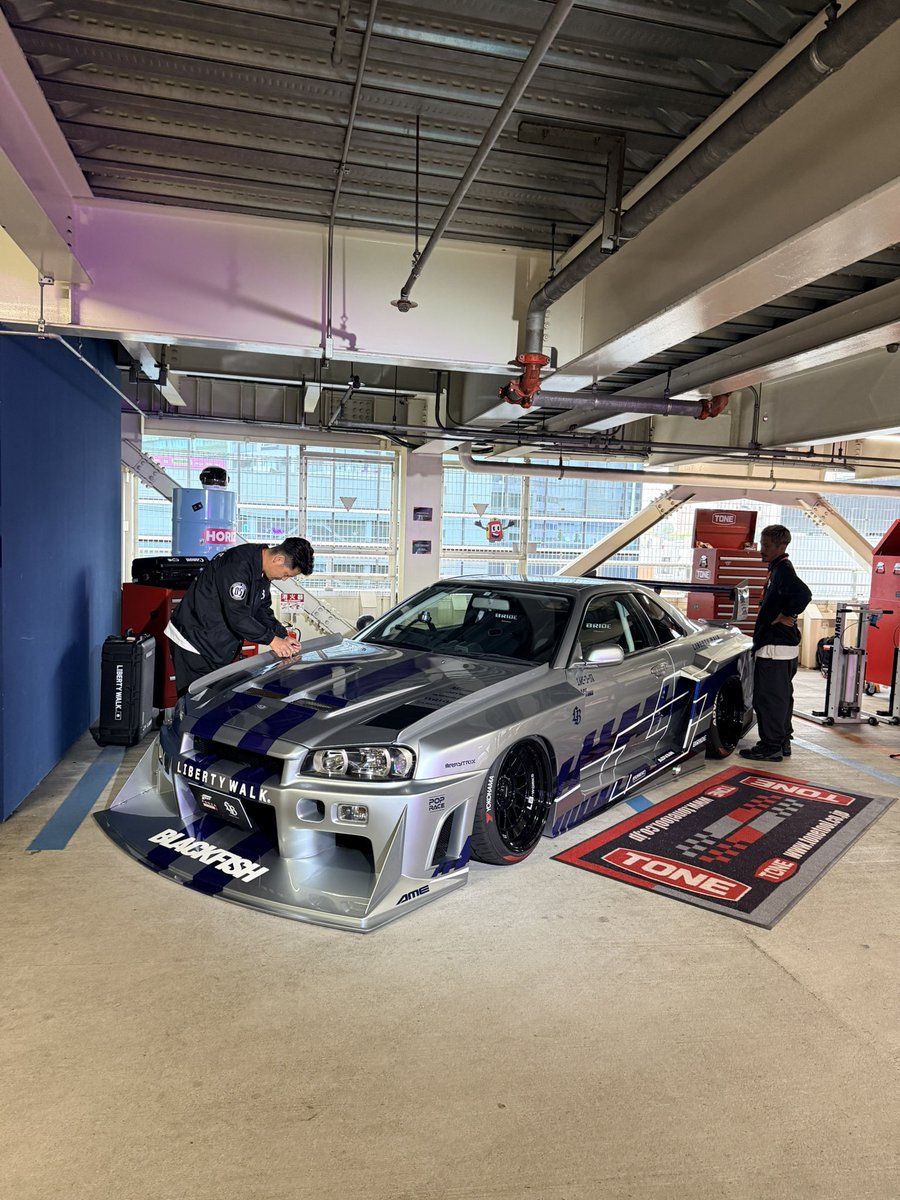 thatdudeinblue's tweet photo. Forza Horizon IRL is pretty sick https://t.co/HNFP4CEpS7