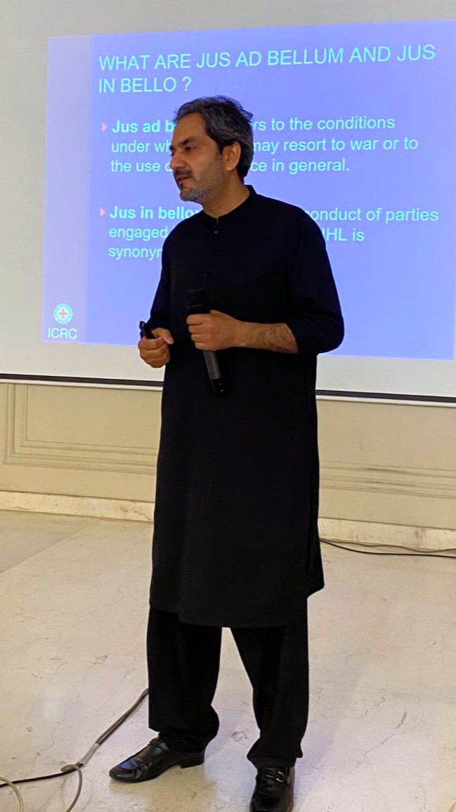 ICRC_Pakistan's tweet image. A two-day certificate course on #Islam &amp;amp; #IHL at #BZUMultan brought students &amp;amp; faculty together for sessions on IHL, Siyar &amp;amp; protection during conflict.
Through expert-led discussions &amp;amp; interactive forums, participants strengthened their understanding of #humanitarian principles.