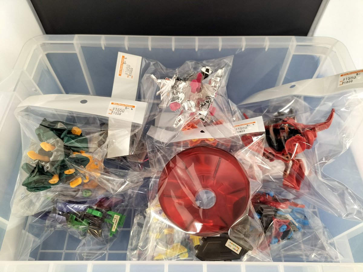 クロスファイトビーダマンがカスタムパーツ含め色々入荷致しました