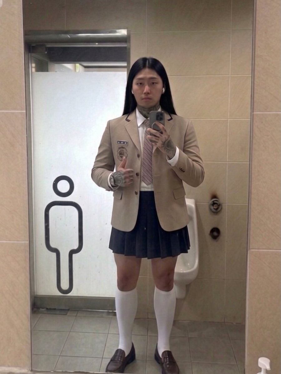 juantokki's tweet photo. This dude (40rty_40ur) has been going viral lately for his NewJeans cosplays ㅋㅋㅋㅋ

🔗https://t.co/TfvVpNTpdt https://t.co/hcUmoKDPcP