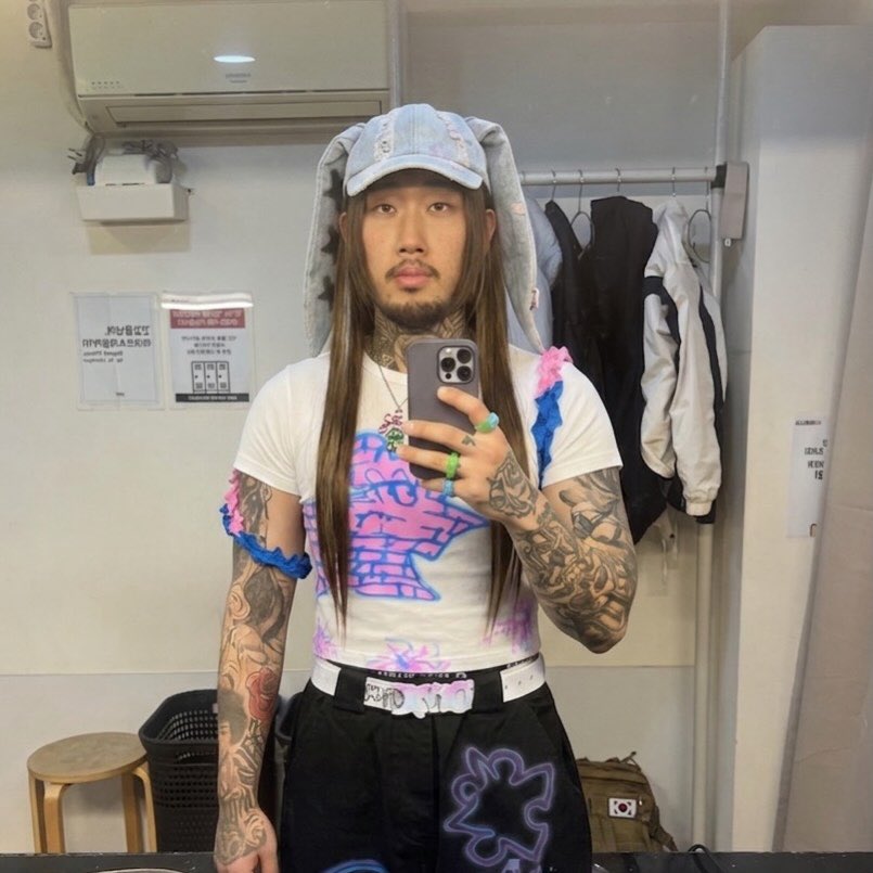 juantokki's tweet photo. This dude (40rty_40ur) has been going viral lately for his NewJeans cosplays ㅋㅋㅋㅋ

🔗https://t.co/TfvVpNTpdt https://t.co/hcUmoKDPcP