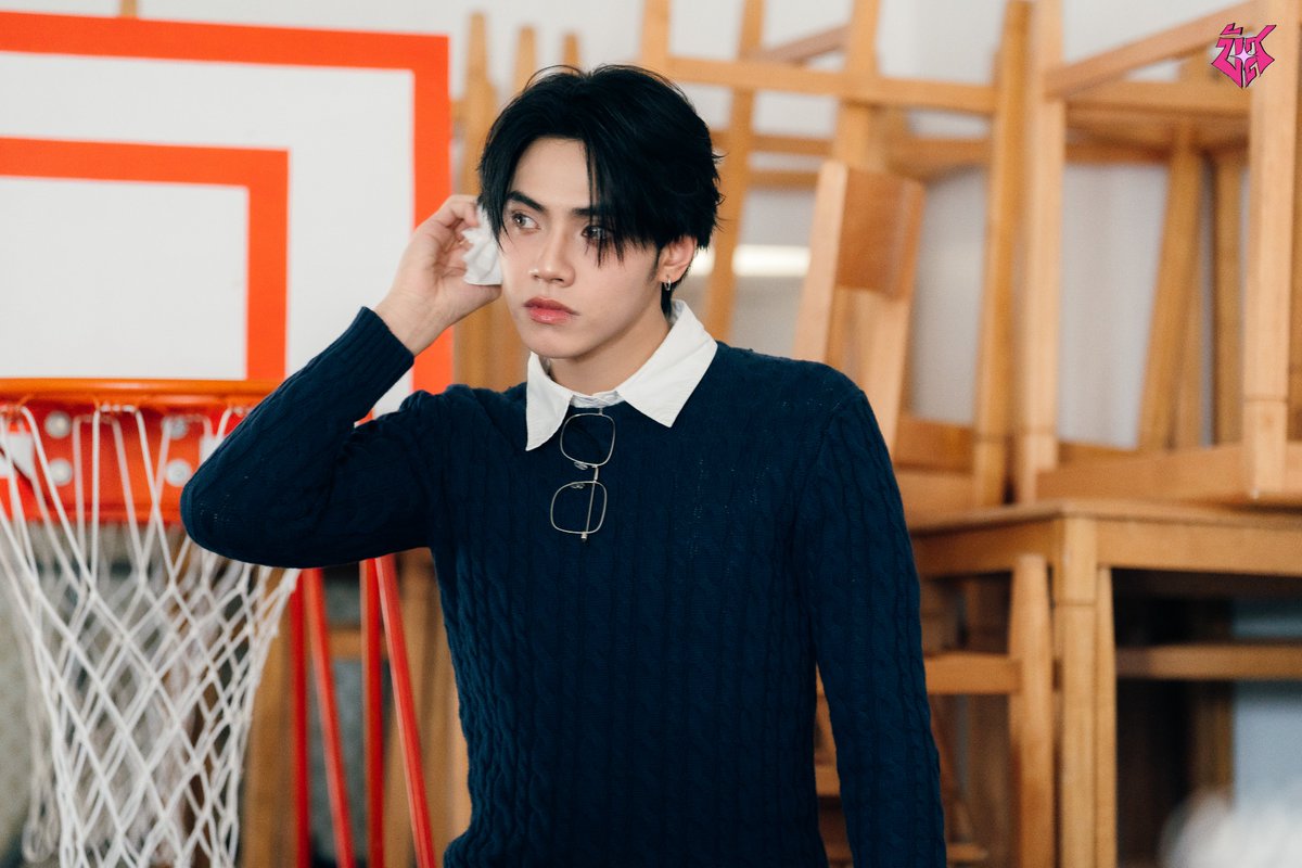 BUS because of you i shine tweet media