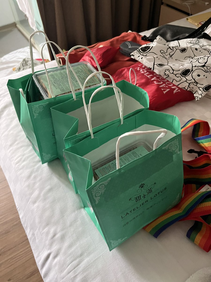 Twofeetcat tweet media