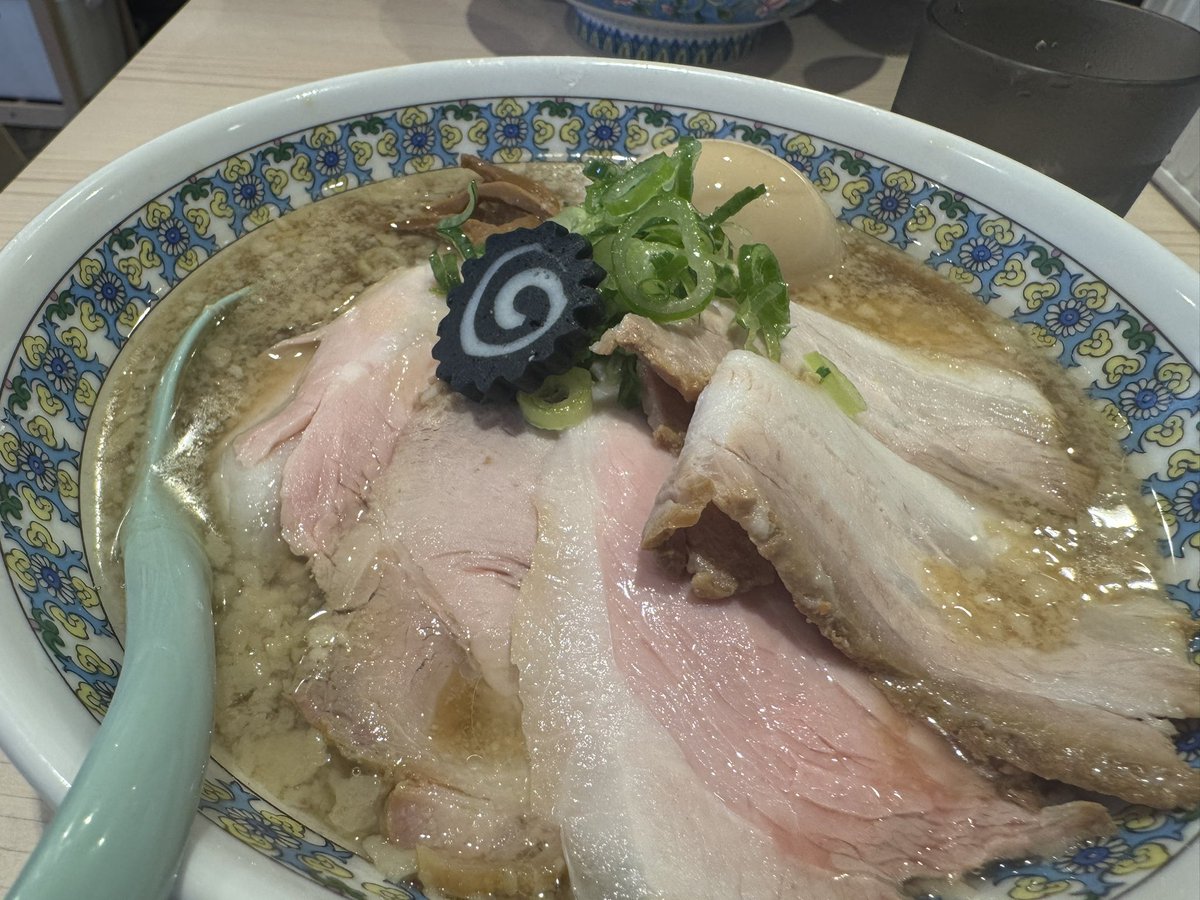 inarata's tweet photo. マルエーラーメン　こってり特製
もちもち麺がうまいうまい https://t.co/OY74AOQd1l
