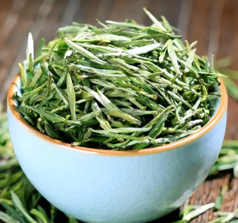 cuiming_tea's tweet image. Sip this clear green tea with a fruity burst, followed by a lasting sweet tea aroma｜#green tea #lychee tea #oolong tea #healthy drink #wellness tea