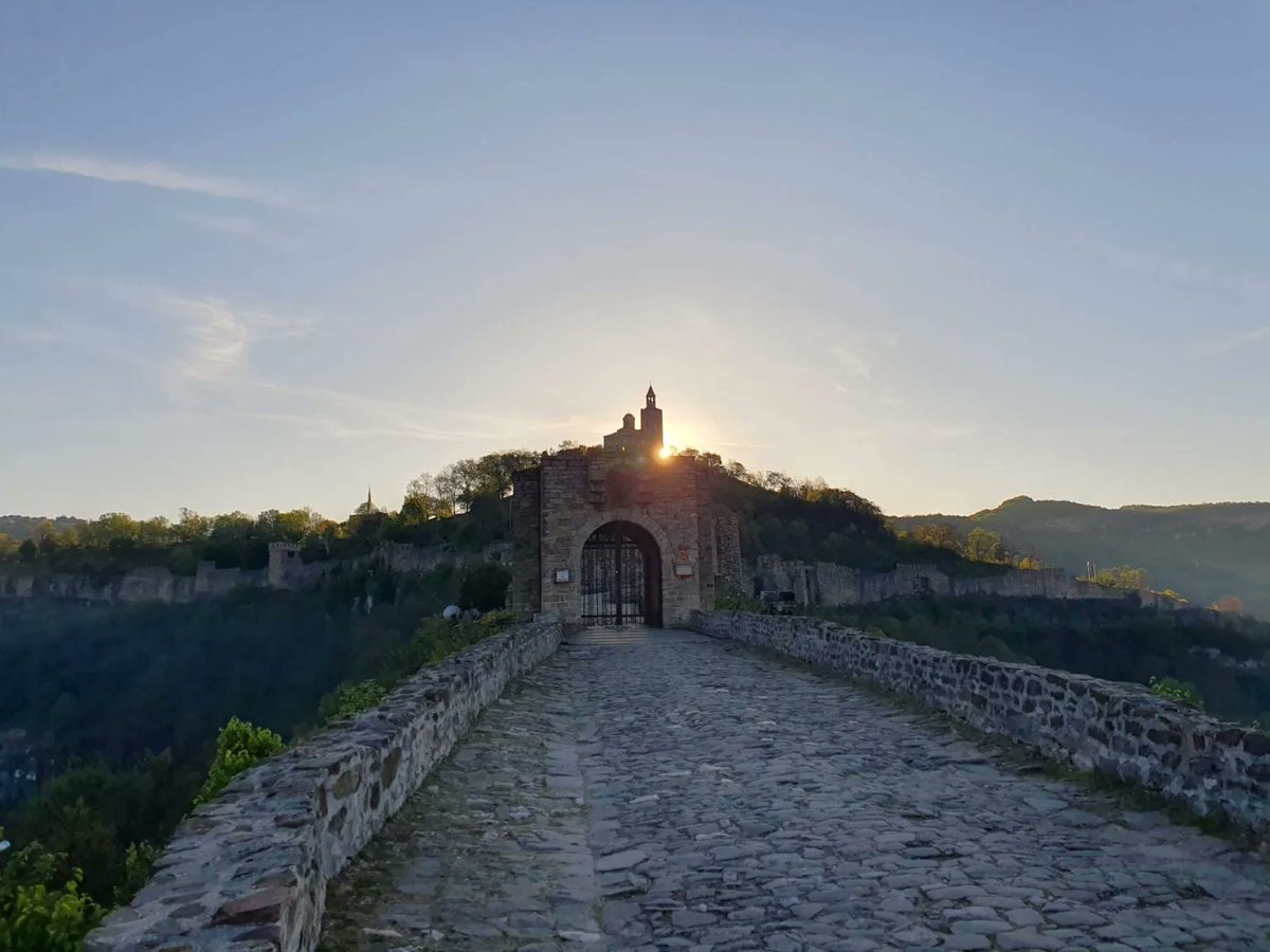 RJonTourUK's tweet image. Veliko Tarnovo used to be the capital of the Second Bulgarian Empire; thus, it was an important city during the Middle Ages. Find out about visiting on my #travelblog.

rjontour.com/veliko-tarnovo… #bulgaria #travel