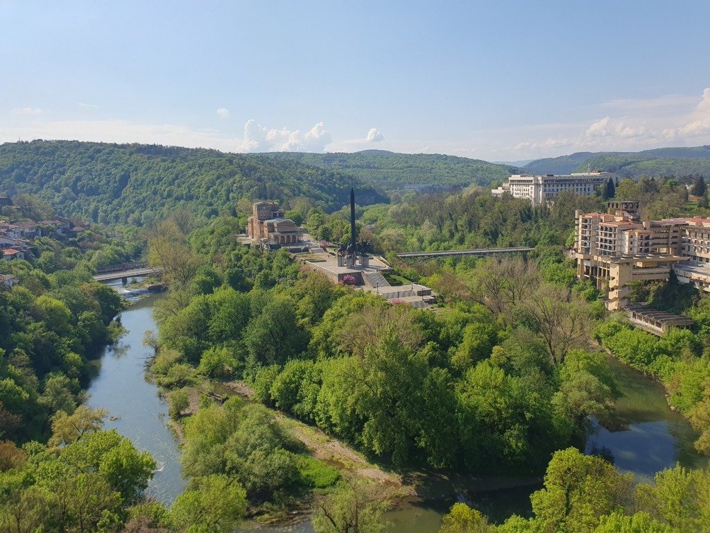 RJonTourUK's tweet image. Veliko Tarnovo used to be the capital of the Second Bulgarian Empire; thus, it was an important city during the Middle Ages. Find out about visiting on my #travelblog.

rjontour.com/veliko-tarnovo… #bulgaria #travel