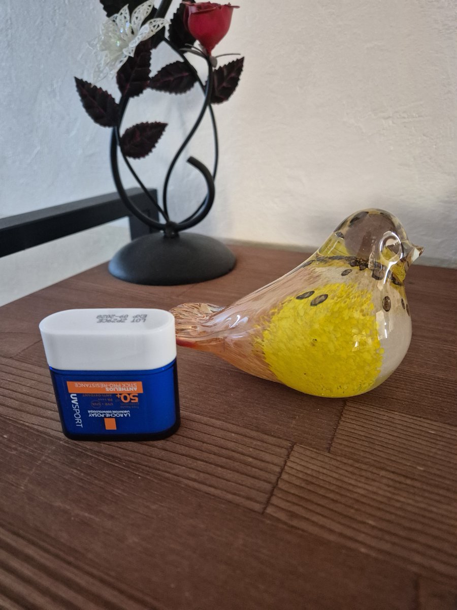 pascalwieczo's tweet photo. La Roche-Posay Anthelios Stick UVSPORT SPF 50+

• Très haute protection UVA/​UVB jusqu'à 2h
• Résiste à la transpiration lors d’activités intenses et à la chaleur excessive• Invisible, non collant, non comédogène

@HomeTesterID 
@LaRochePosayFR https://t.co/kvJlLzE6xy