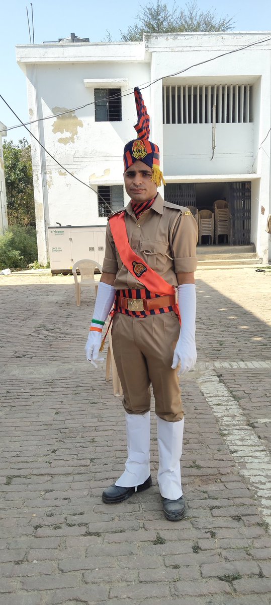 K21448530Kumar's tweet photo. सफलता का आशीर्वाद केवल उन्हें ही मिलता है जिन्होंने कभी संघर्ष के क़दमों को स्पर्श किया हो
Grand Rehearsal ❤️🥰🚓👌 https://t.co/iWTbGRWe4d