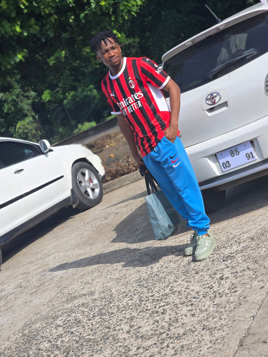 90s gave this gift to earth
Forever Grateful to God and few real ones
-1🦅

Psalms 5:12….. Amen