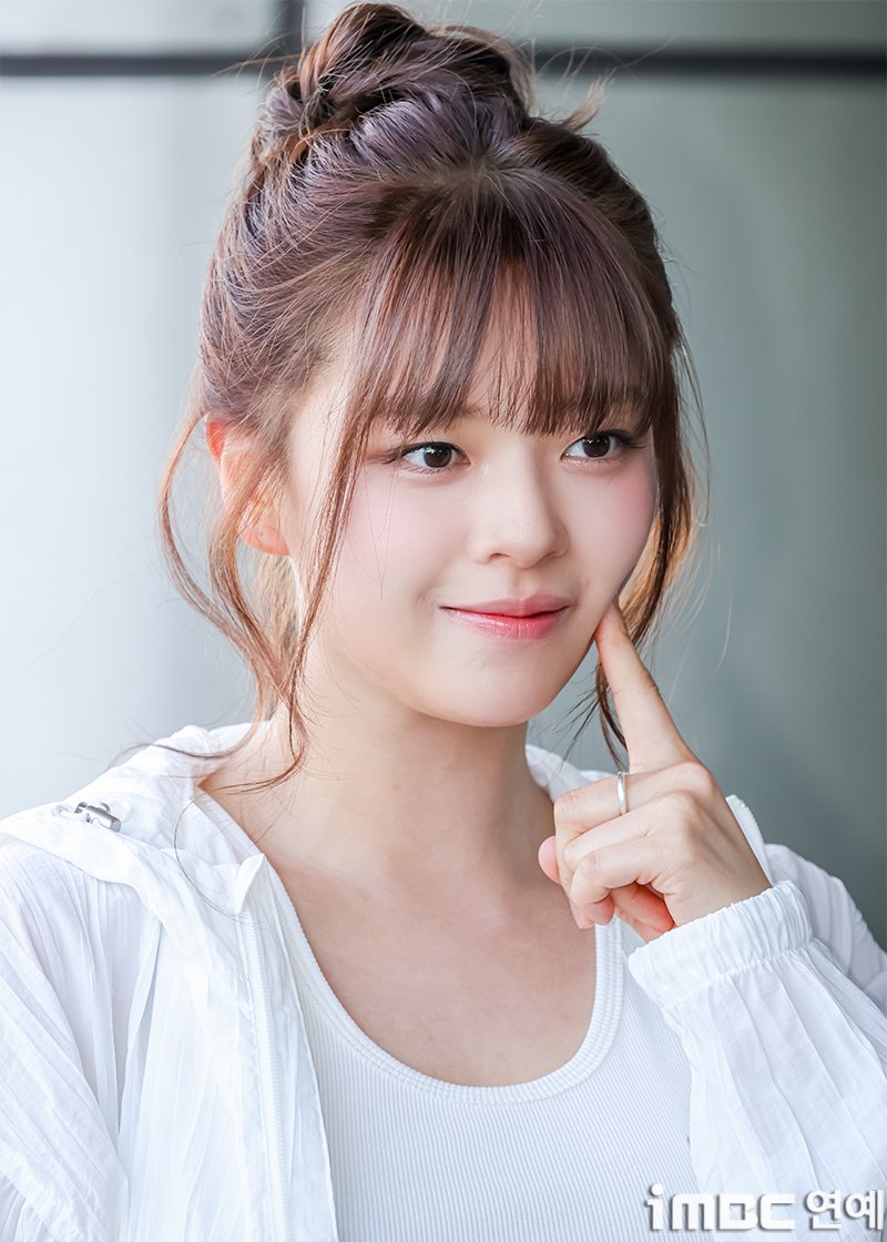 [포토] 트와이스 정연, 볼콕!
#트와이스 #TWICE #정연 #해외일정 #출국 #GMP_260424 [iMBC연예]

트와이스(TWICE) 정연이 24일 오후 해외 일정 참석 차 김포국제공항을 통해 출국하고 있다.

🔗enews.imbc.com/M/Detail/502711