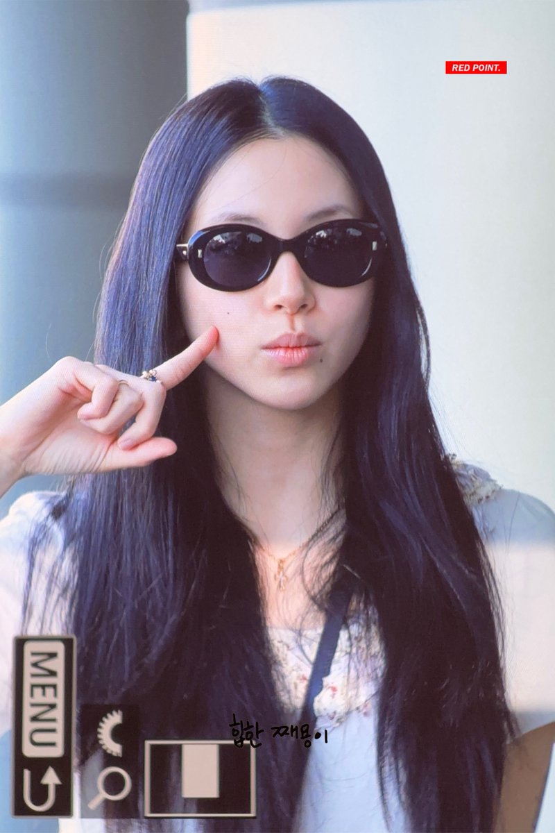 RED POINT💋. tweet media