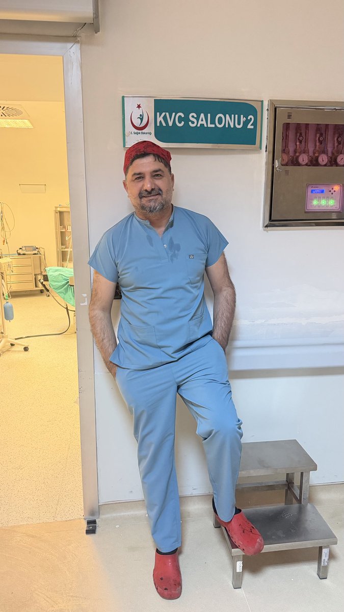 sezginDr's tweet photo. Günaydın dostlarım  
Haftanın son günü şah damarında tümör aldık 👌genç hasta güzel bir enerji lazım dostlarım 🫶🏼👌🙏 https://t.co/Y5zJ4eJE7M