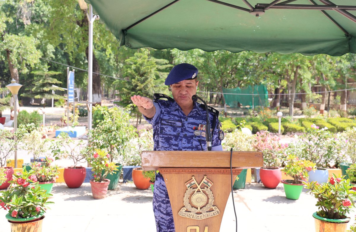 091bn's tweet image. @91Bn #RAF #CRPFIndia द्वारा “टीबी मुक्त भारत” अभियान के तहत सभी अधिकारियों एवं कार्मिंकों के द्वारा शपथ ली गई।  टीबी उन्मूलन, जागरूकता एवं मरीजों को सहयोग देने का संकल्प लिया गया। विशेष जागरूकता सत्र में टीबी की रोकथाम, लक्षण एवं उपचार की जानकारी दी गई।#TBMuktBharat .