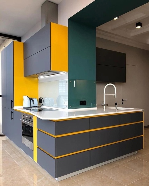 SaabM04's tweet image. Turn old glass jars into chic storage! Clean → add stickers → fill with pens/spices. Zero waste, 10/10 vibe.  #UpcycleHacks #EcoFriendly