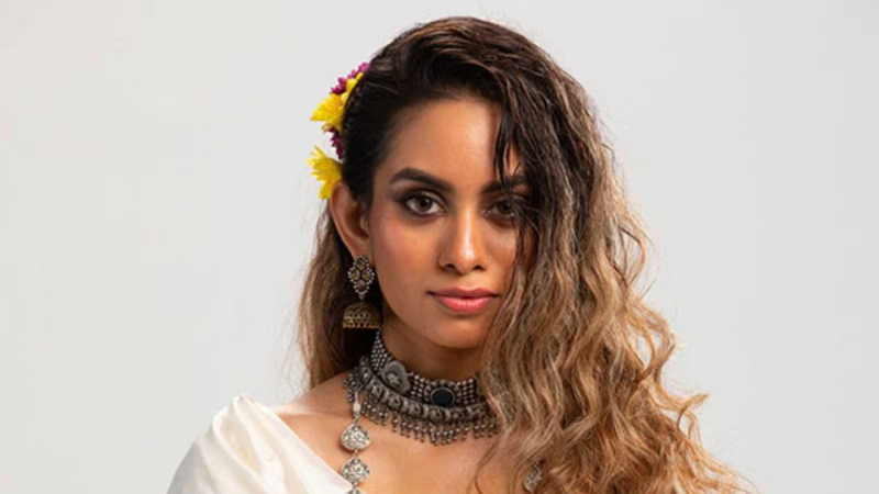 tamilstar's tweet image. பின்னணி பாடகி Dhee இசை ஆல்பம் – ஏப்ரல் 24ல் கொழும்புவில் வெளியீடு

#Playbacksinger #Dhee #singer

tamilstar.com/playback-singe…