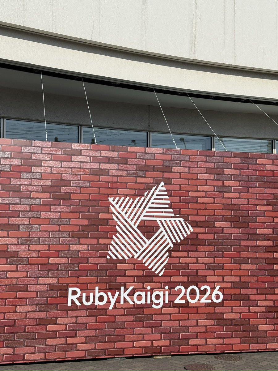 howstep_hikaru's tweet photo. Ruby会議きてます😊

#Ruby
#rubykaigi https://t.co/3YsZBnn9iU