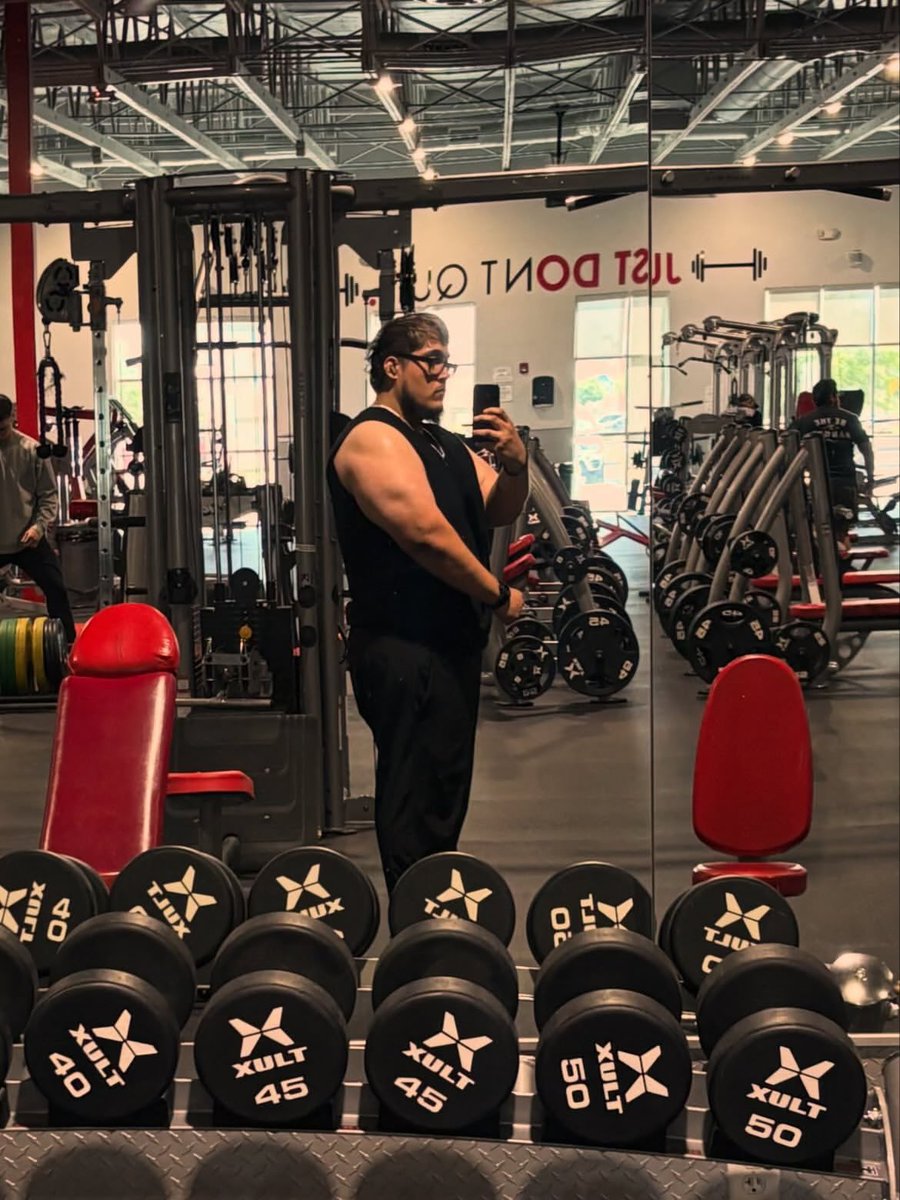 Dannycarlosx6n's tweet image. NO EXCUSES.
NO SHORTCUTS.
NO MERCY ON YOURSELF.
JUST DISCIPLINE.
JUST PRESSURE.
JUST RESULTS.

#gym #workout #mindset #legday #health