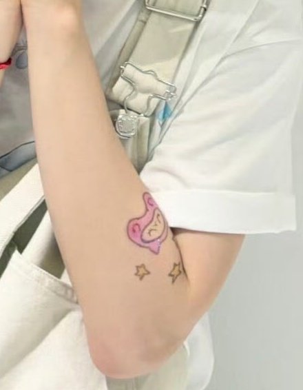 ⬛️♣️☠️⛓️                                        🍬💖🌸💓                               
🖤⚔️🔗🕶                                        🌷🎀💕🍭