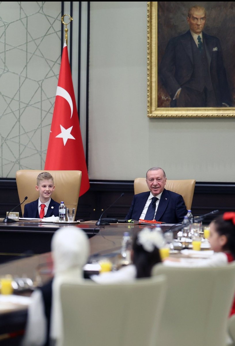 giden41's tweet photo. Tarih tekerrür mü ediyor yoksaa  🤣🤣🤣 https://t.co/FKhMVLjcA4