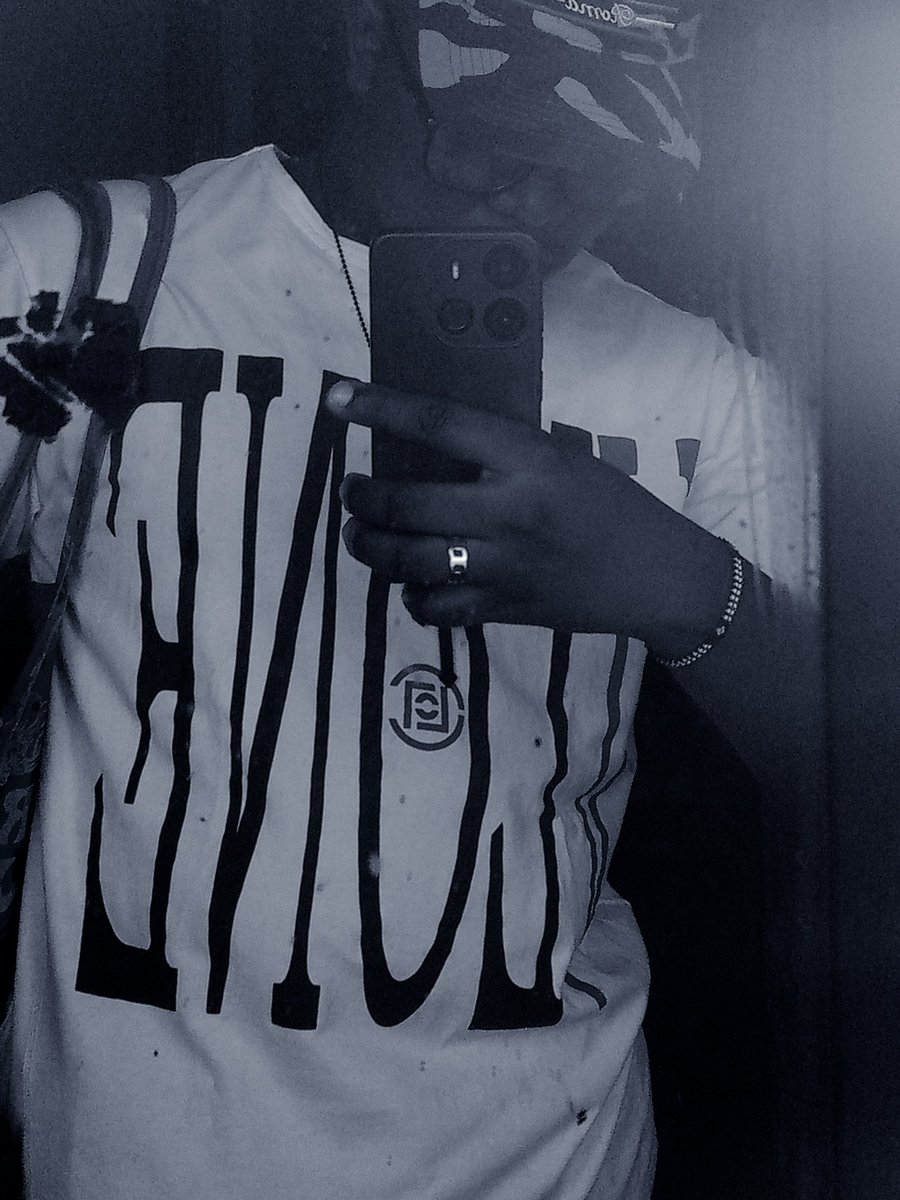j3remykimani's tweet image. ICON SINCE 04 #SWAG