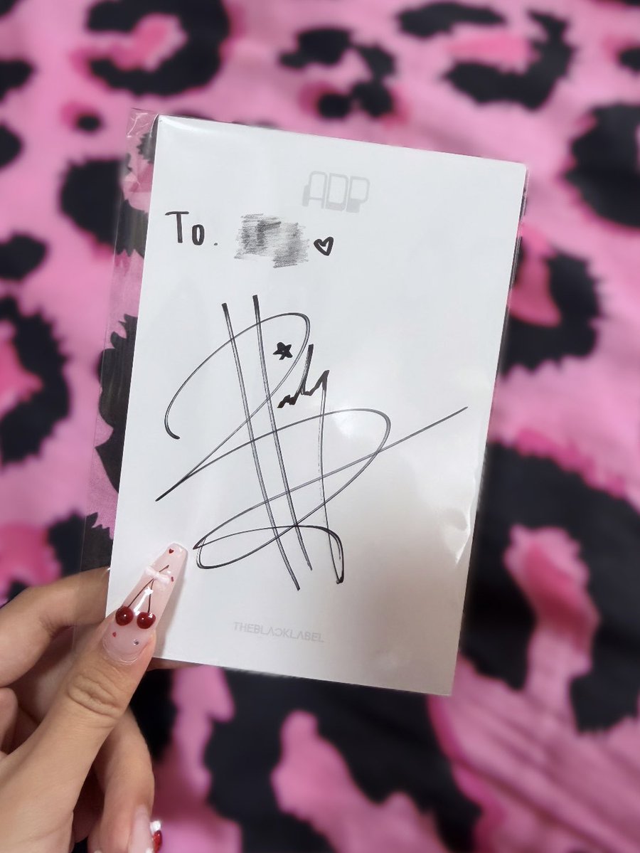 𝒰💛 tweet media