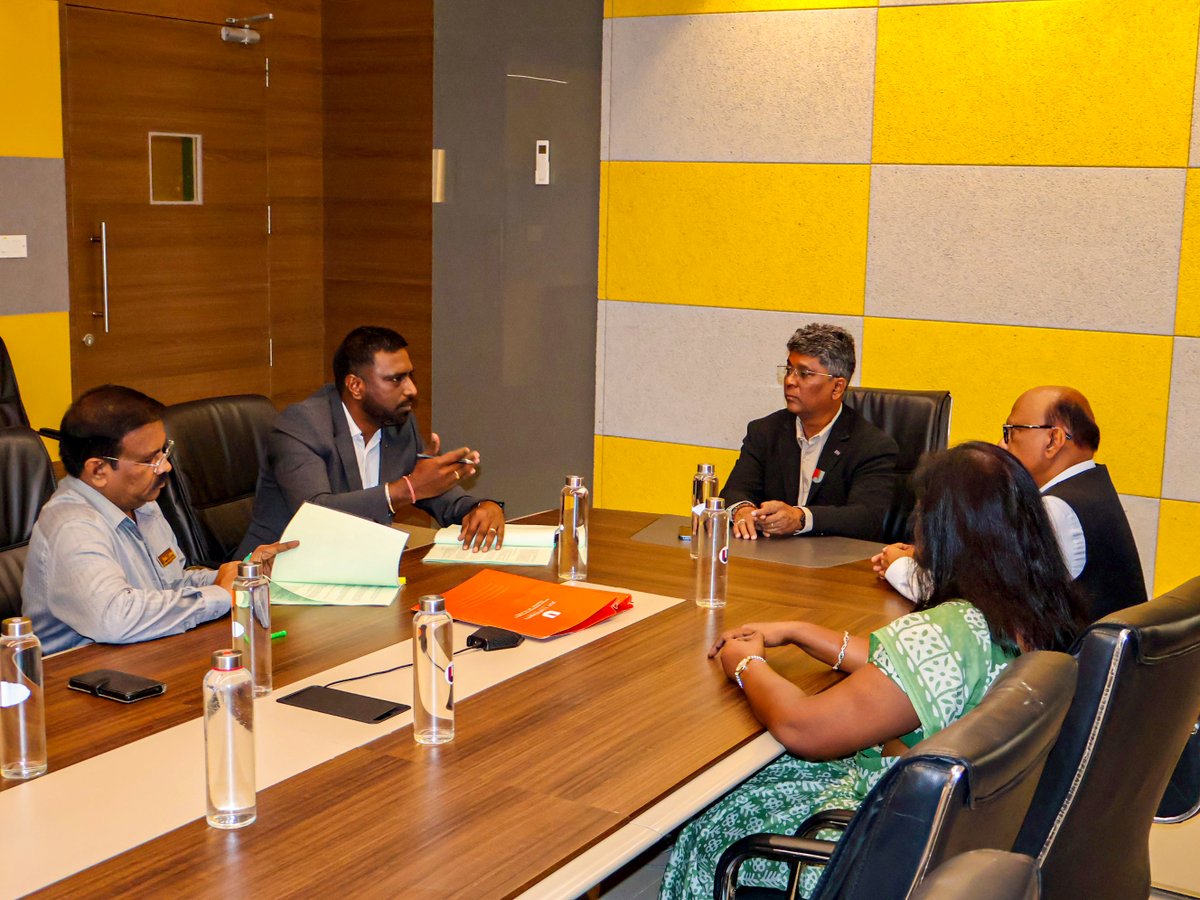 joyuniversityIn's tweet image. 📜✨ A New Partnership for Future-Ready Learning! Joy University proudly signed a Memorandum of Understanding (MoU) on 24th April 2026 with Imarticus Learning Private Limited
#JoyUniversity #MoUSigning #IndustryCollaboration #SkillDevelopment #FutureReady #HigherEducation