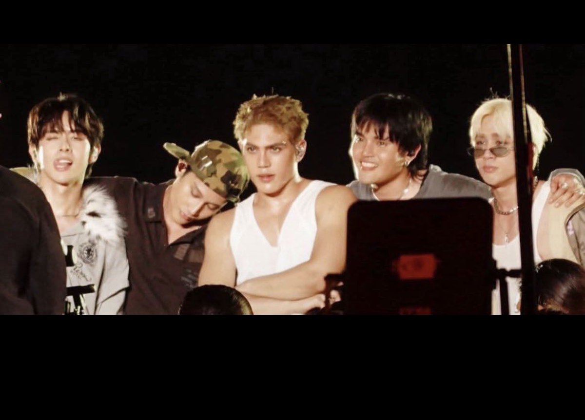 How much do you love SB19? Rate it and drop SECA tags here! 😘

I am voting #SB19 for #GrupoDuplaInternacionaldoAno and #WakasAtSimula for #AlbumEPInternacionaldoAno #SECAwards