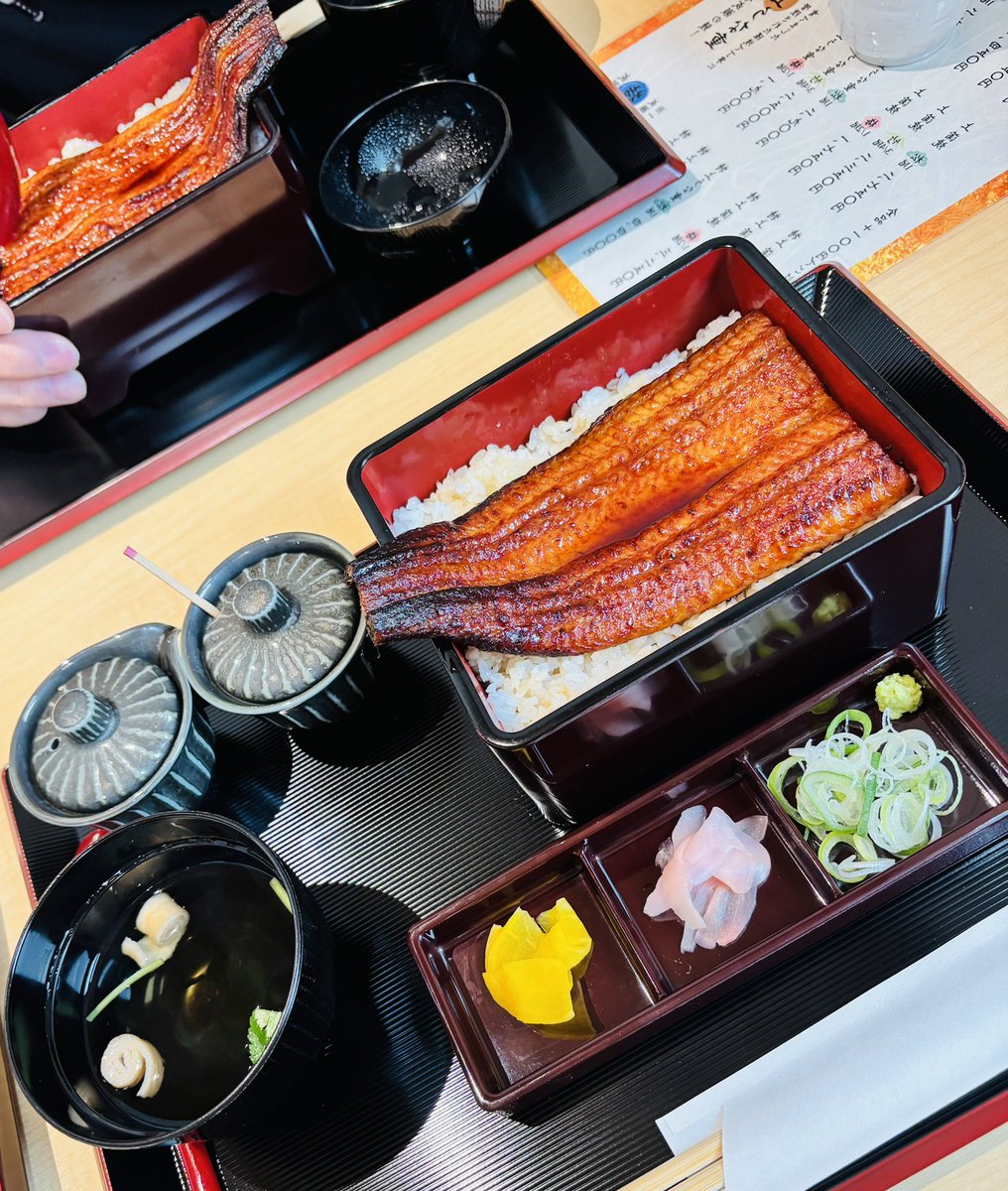 えびお tweet media