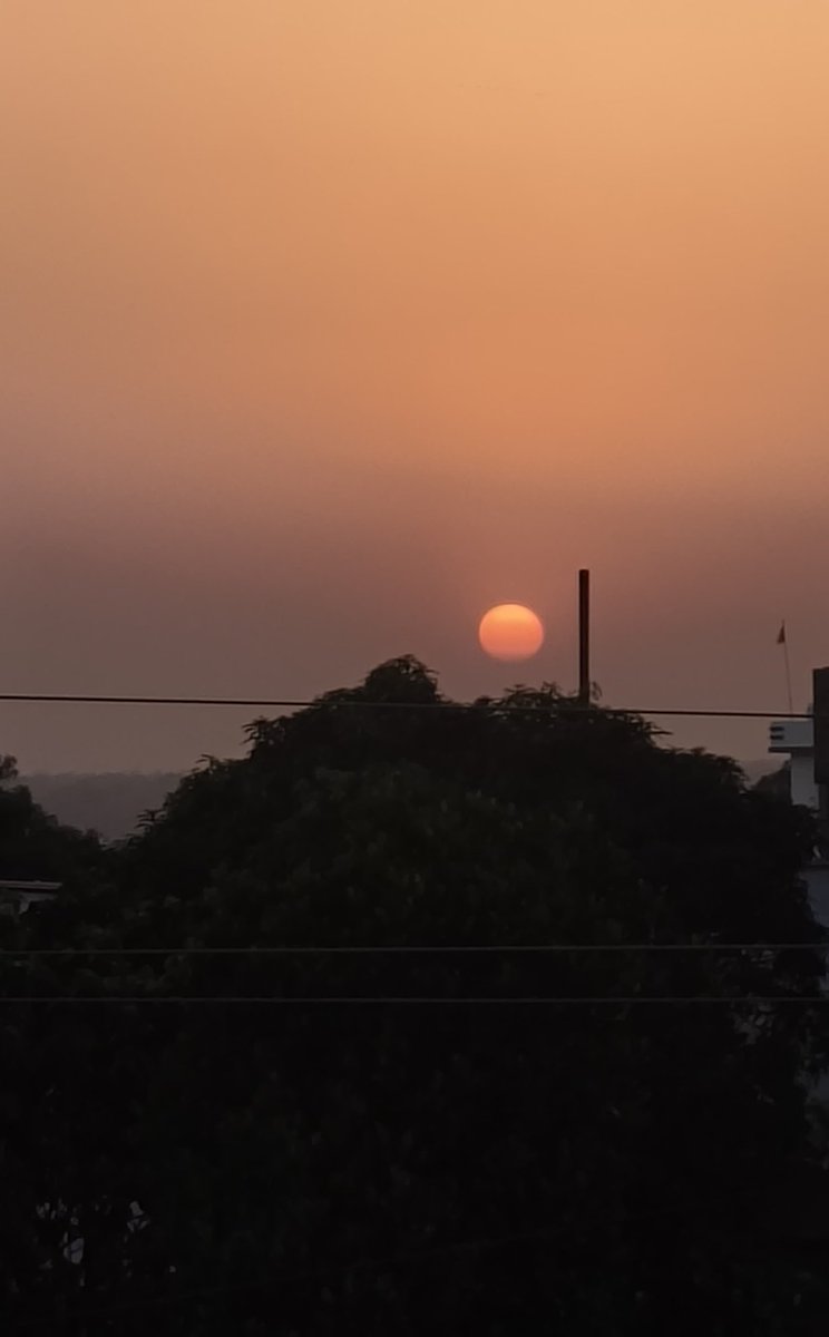 Nikitaaaab_'s tweet image. Chere ki rangat badal rahi hai teri sohbat m.😭🌞
#summer #tweet #meme