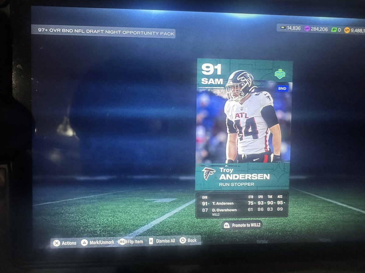 YeahThatsBanks's tweet photo. @EASPORTS_MUT @Zirksee @Moshimadden so now they giving out 91 ovr in a 97+ pack come on @EASPORTS_MUT make this right https://t.co/ov59Vf1UNW
