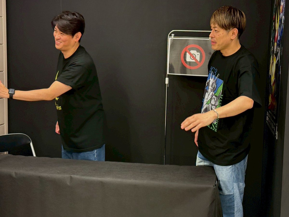 #真アギト展 楽しんでもらえてるかな？
25周年盛り上げていきましょう✨

って、気付いたら横になんか見たことある人も参加してた🖐️