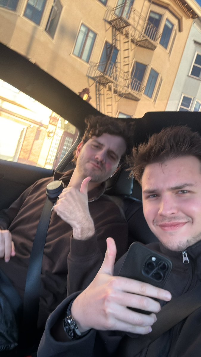 Agustín tweet media