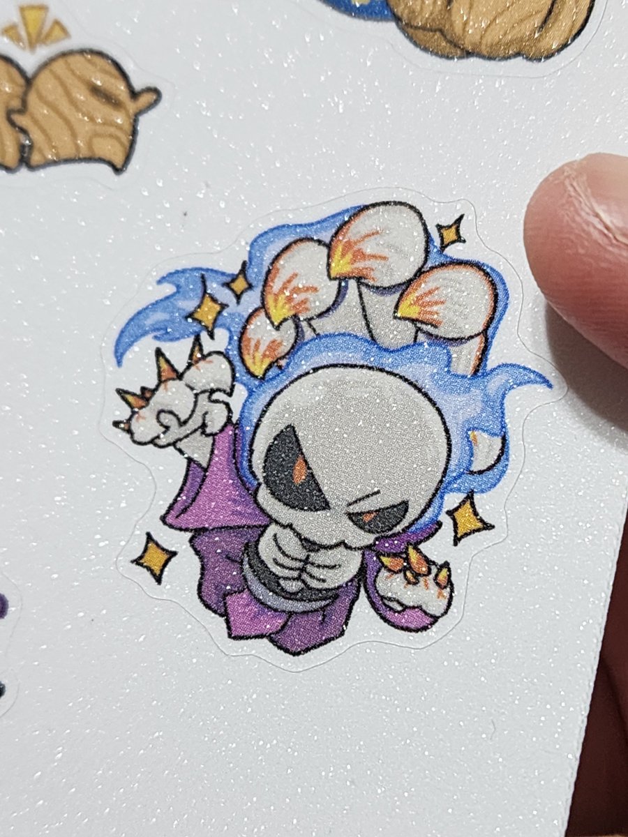 마,로💥 tweet media