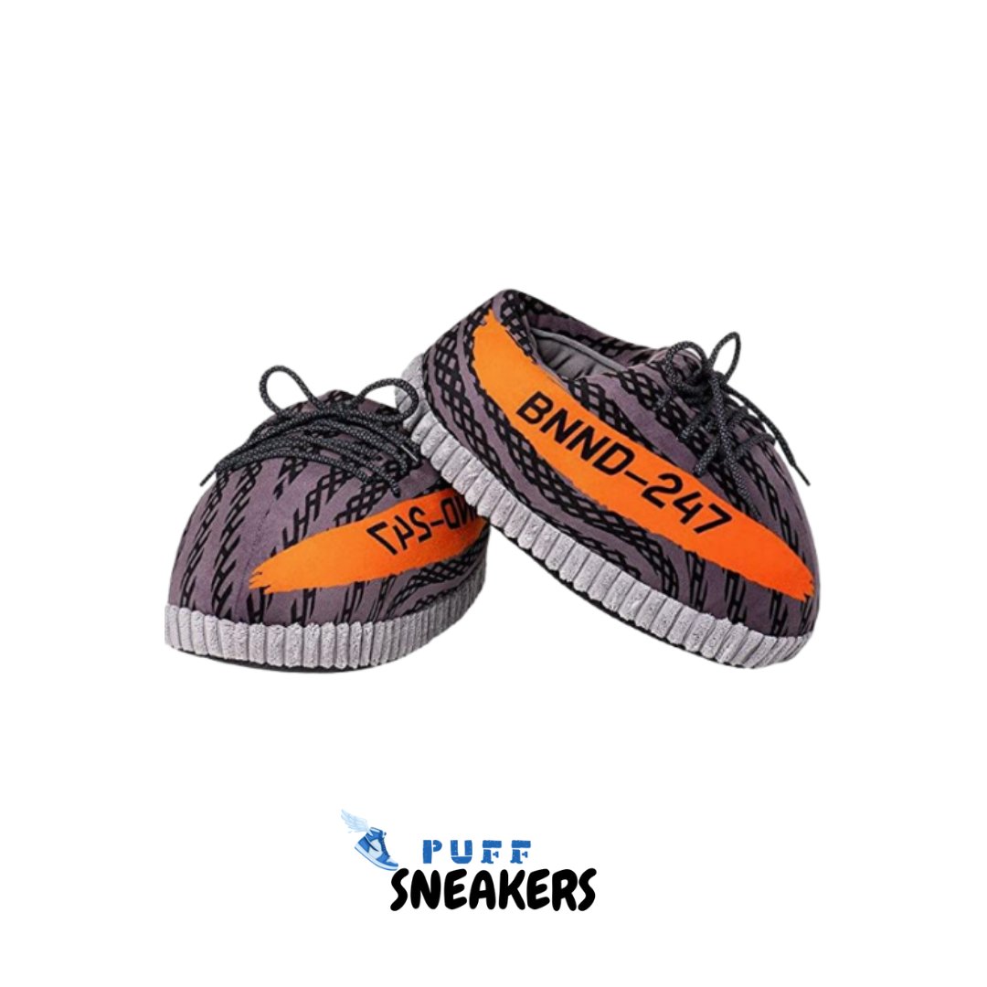 Puffsneakerstr's tweet image. Evde attığın her adımda stil hissi. 👟✨
Pofuduk panduflarla yumuşacık konfor, sade ama iddialı bir görünüm.
Rahatlık artık tarzının en güçlü detayı. 🤍
Ev modasında konforlu bir imza. 🔥
#ayakkabı #dans #nike #moda #sneakers #dansokulu #modaikonu #ayakkabıdelisi #panduf