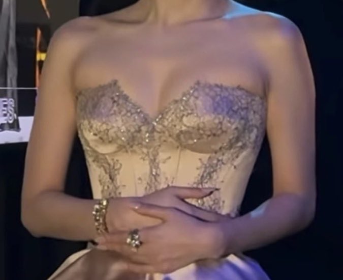 n3aeui's tweet photo. اتأمل واتأمل واتأمل اتأمل واتأمل واتأمل اتأمل واتأمل واتأمل اتأمل واتأمل واتأمل!!! https://t.co/aNUZ6HYNAj