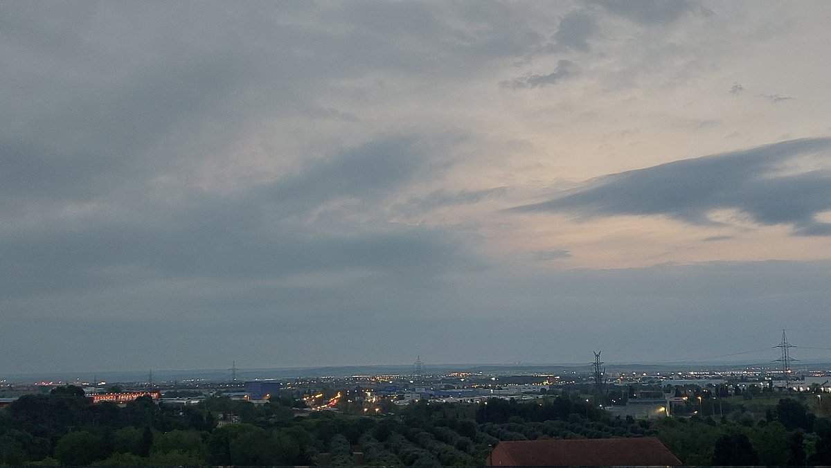 Mamafiosa 🍍 tomamos 🍻 🙌 tweet media