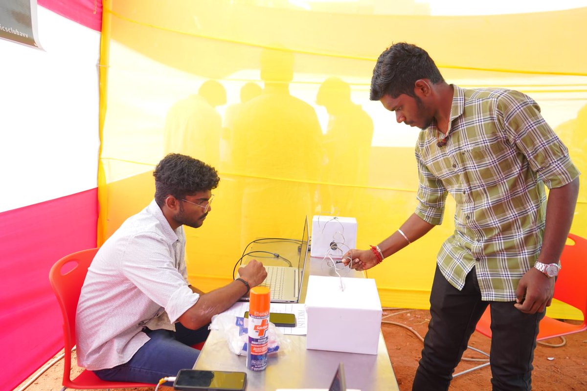 RoboticsClubAVV's tweet photo. HackxAmrita 2.0 has successfully concluded. We extend our gratitude for your participation and engagement at our stall. https://t.co/6t5vDnabyl
