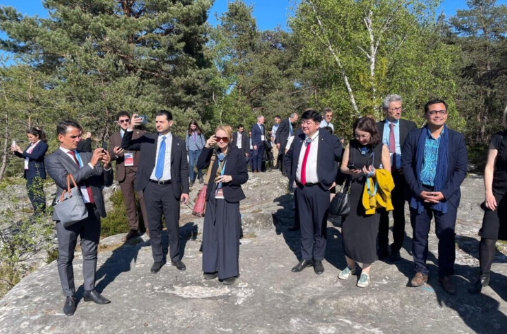 LaRep77's tweet image. 🧐G7 Environnement : "Un symbole" …des ministres du monde entier en balade en forêt de #Fontainebleau actu.fr/ile-de-france/… via @actufr #G7Environnement #G7 #Forêt