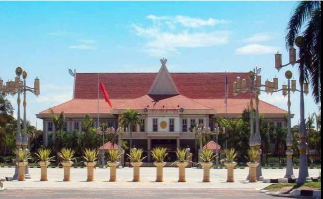 reluctant tweet media