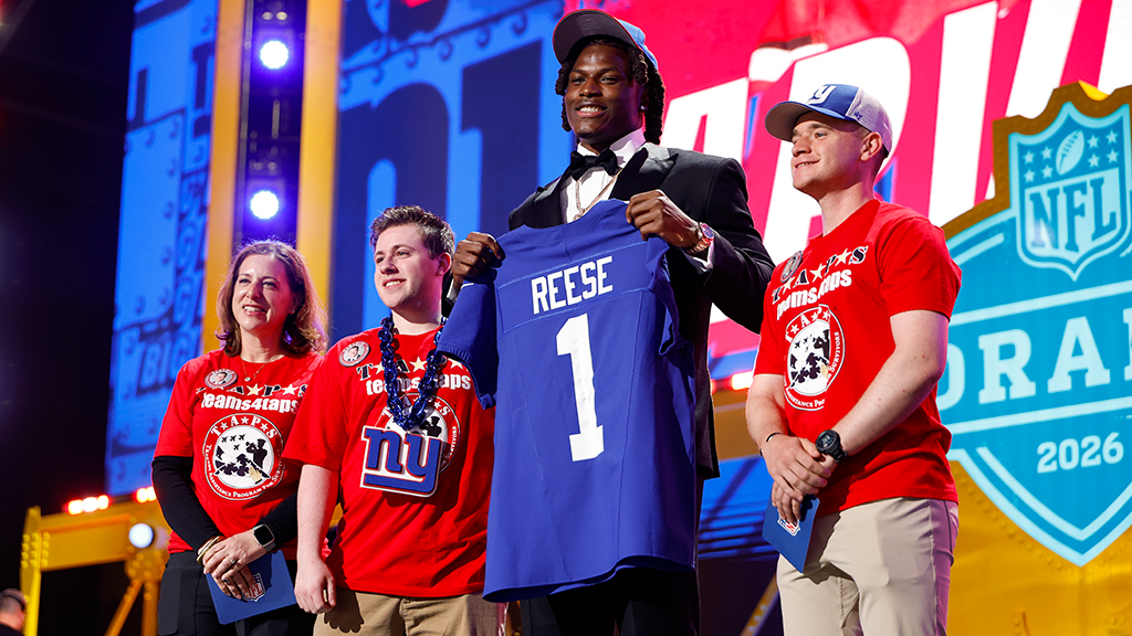 Giants draft fascinating:

-Evidently had Mendoza #1 on their board 

-Drafted Reese as an off ball inside LB

-Had an off-ball inside LB as #1 “non-QB” on their board

-Took an OL with herniated disc instead of arguably best overall player (Downs) at #10