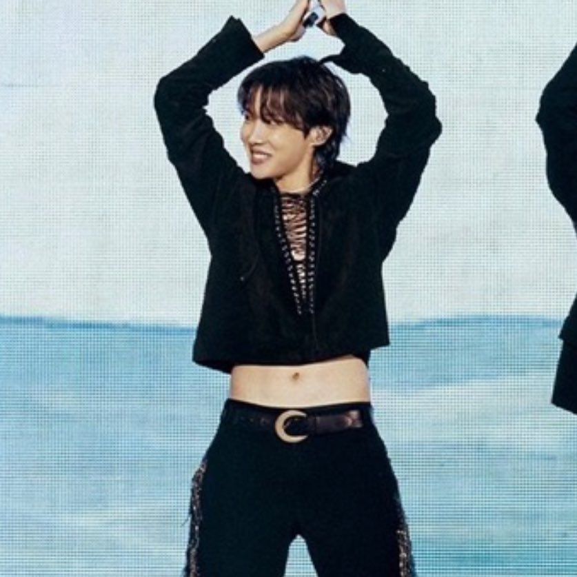 sunni ✦ tweet media