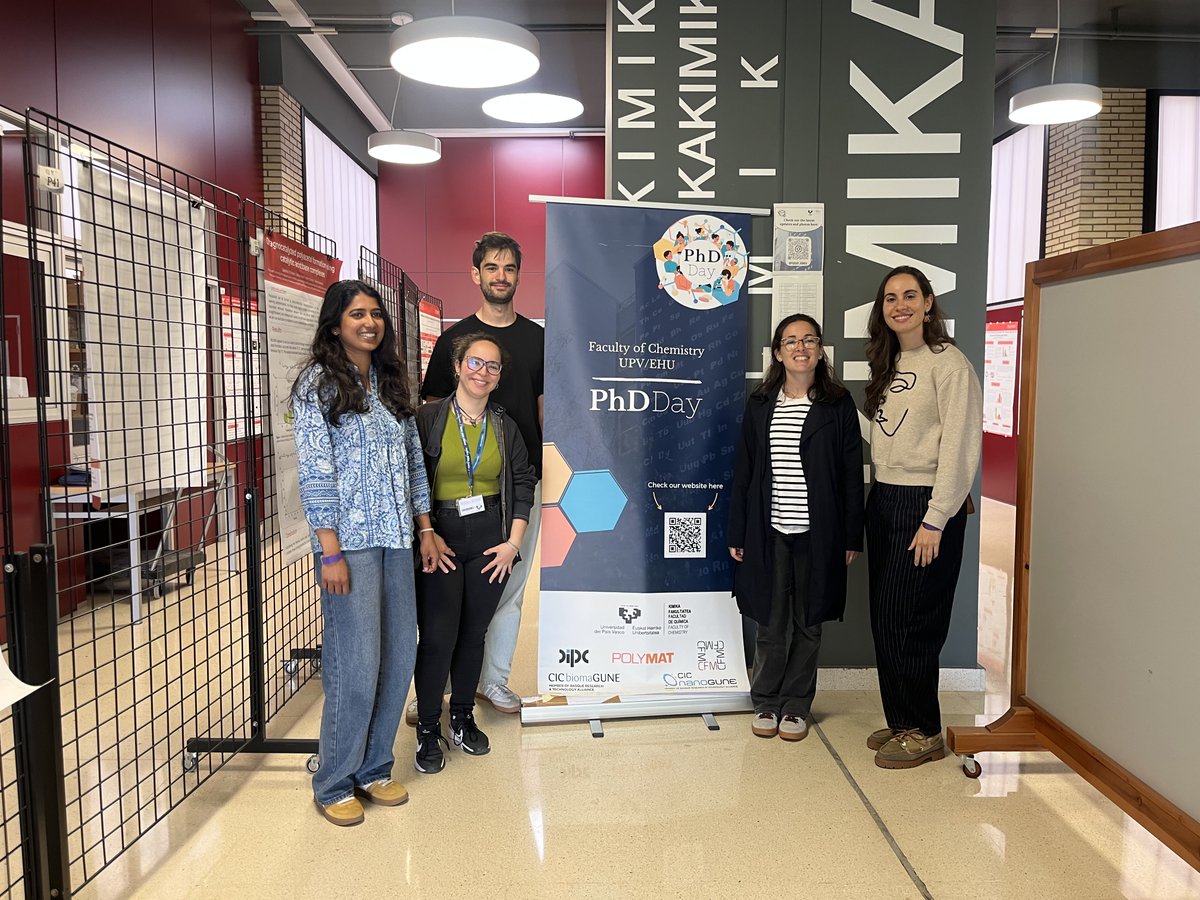 CFMdonostia's tweet photo. 🔬 PhD Students from #CFMdonostia take part in the #PhDDay organised by @ehu_kimika. They have the opportunity to present their research to people with a chemistry background.
👩🔬👨🔬 Sruthibhai Palakkattu, Sara Gutiérrez, Eric Gómez, Amaia Elizaran, Irene Toledo and Óscar Rodrigo. https://t.co/18ciG098RR