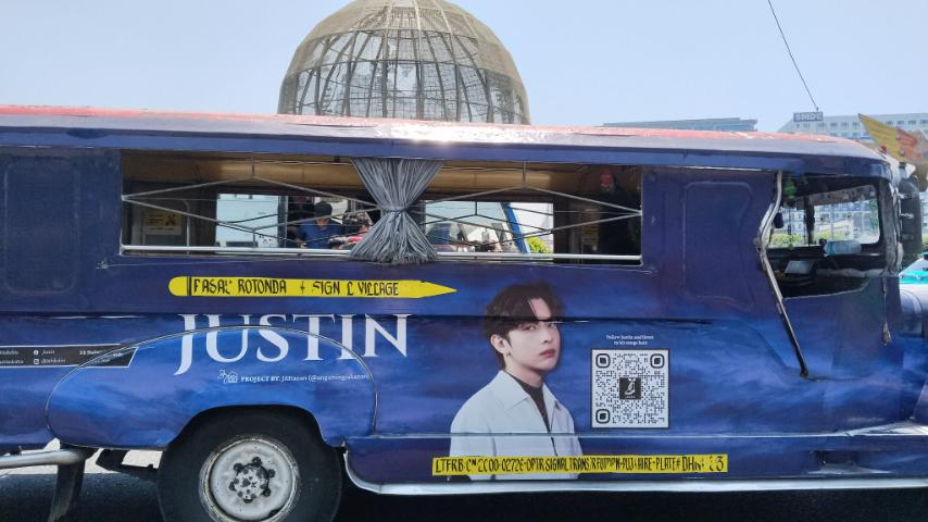 Lumalarga na siya! Nakita niyo ba? 💙 Our #BiyahengBukangLiwayway WAS Concert Project continues with another LIBRENG SAKAY today! 🔥

Di lang ’yon! Papasada ang jeep na ’to with standard fares from Mondays to Saturdays hanggang May 18. Pero pwede pa tayong magdagdag ng libreng