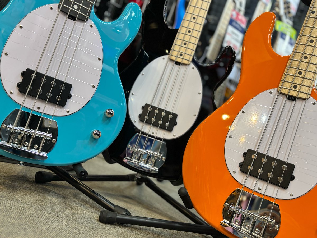 bbsapporock's tweet image. 【#Sterling SUB RAY2】のご紹介です✨

RAYシリーズには珍しい電池の要らないパッシブ💥

仕様もボリュームとトーンのみの超シンプル‼️
初めての一本やハムバッカータイプが気になってる方の一本目にもオススメです💁

サウンドもまさにスティングレイを想像させます 💪

#BIGBOSS札幌