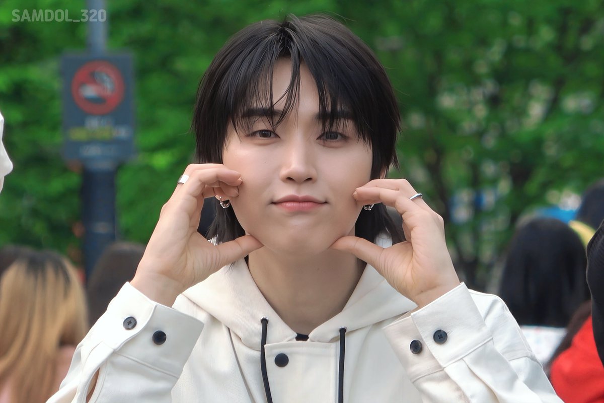 SAMDOL_320's tweet photo. 260423 #B1A4 #산들 #삼돌 

🫶🏻 https://t.co/1Zd45nG0dd