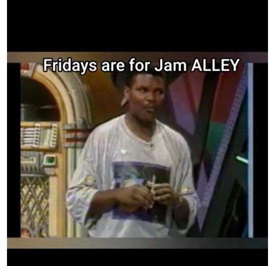 Karabs_Sethusha's tweet photo. That listener is right @ThabisoTema ka Wilson, Lol https://t.co/X2vwZVagKQ