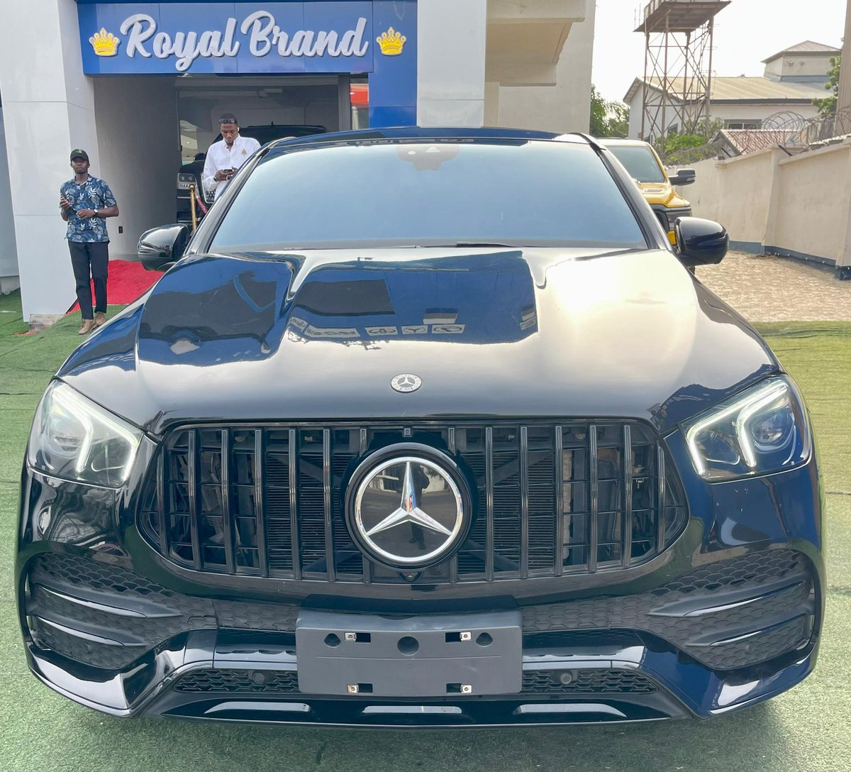abujaautomobil's tweet image. Foreign used 2022 GLE 53 ///AMG Coupe fullest option
Brand:Mercedes Benz
Price:#120M💰
Custom Duty:✅
Nationwide Delivery:✔
Whatsapp/call:08075158161
Note:2 more units available

#abuja #twitter #fypviraltwitter #exploremore #lagos #lagosnigeria #abujatwittercommunity #nigeria