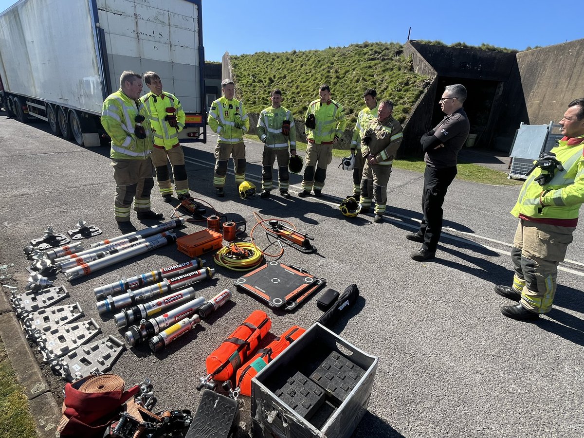 GLTechRescue's tweet photo. Day 1+2  #sfj accredited Heavy Rescue Instructors Course, equipment, maintenance and best practice.
Legal implications  #loler #puwer, H+S.
LGV and PSV construction 

Thank you to our manufacturer friends for your support 👏
@HolmatroUK 
@weberrescueuk 
@NFCC_FireChiefs 
@_ukro https://t.co/KSYoM0s5ll